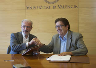 El rector Esteban Morcillo (esquerra) i Juan Luis Planells Almerich.